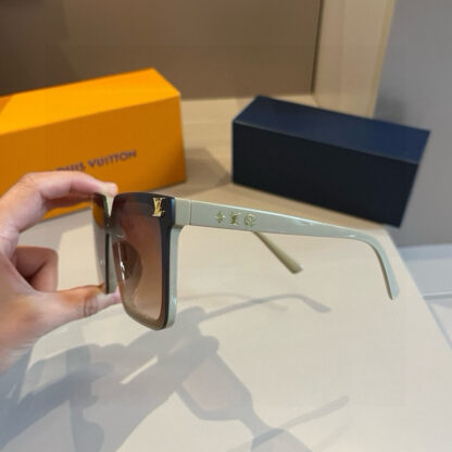 LOUIS VUITTON Fashion Sunglasses - Image 5