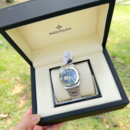 Patek Philippe Nautilus series women's watch - Image 4