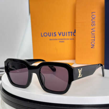 LOUIS VUITTON Fashion Sunglasses - Image 5