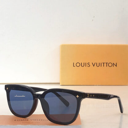 LOUIS VUITTON Fashion Sunglasses - Image 5