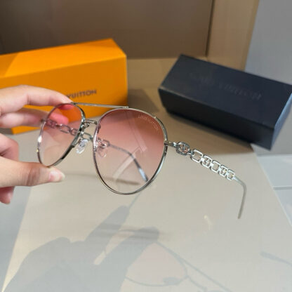 LOUIS VUITTON Fashion Sunglasses - Image 6