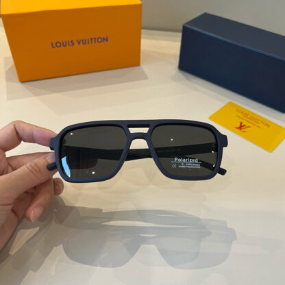 LOUIS VUITTON Fashion Sunglasses - Image 5