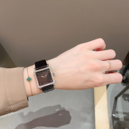 Louis Vuitton Cowhide Quartz Watch - Image 4