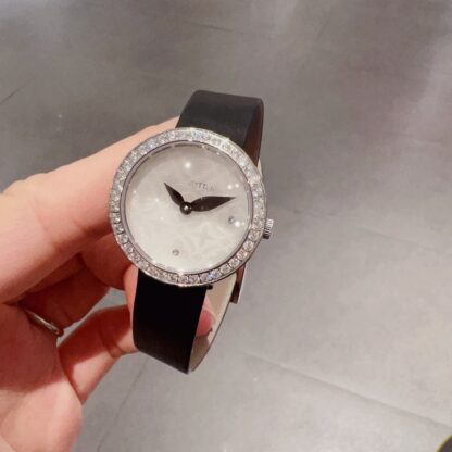 Louis Vuitton cowhide watch - Image 4