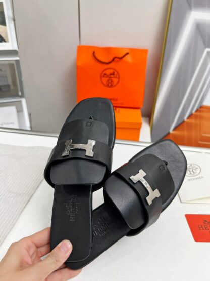 Hermès Spring and Summer Black Daily Home Travel Holiday Essential Slippers - Image 3