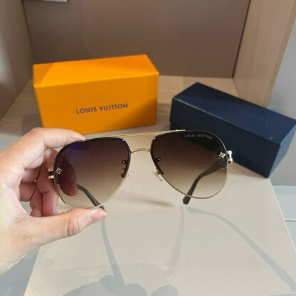 LOUIS VUITTON Fashion Sunglasses - Image 5