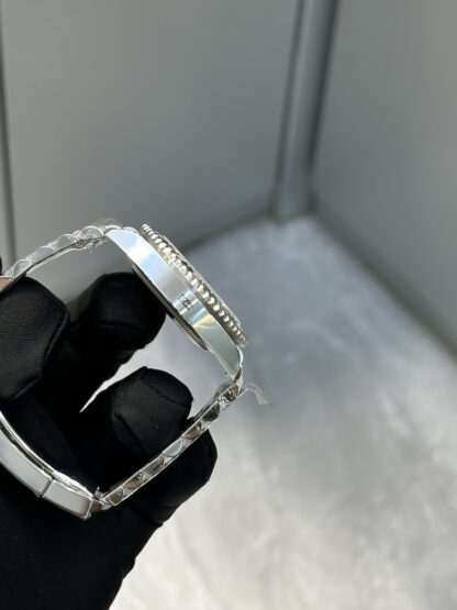 Rolex gmt with grey and Black bezel - Image 4
