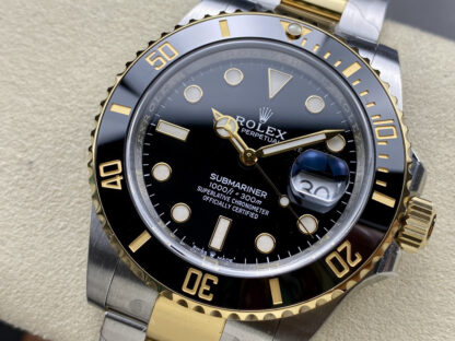 Rolex gold and black Submariner is 40mm in size - Image 4