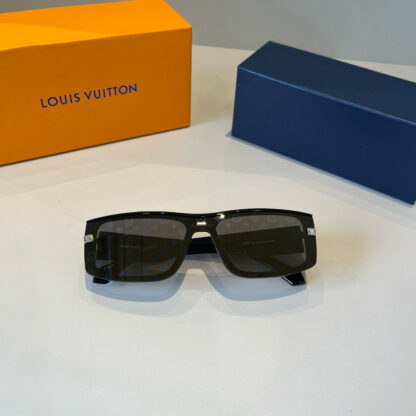 LOUIS VUITTON Fashion Sunglasses - Image 6