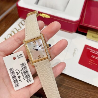 Cartier Square High-end Elegant and Refined Watch - Image 4