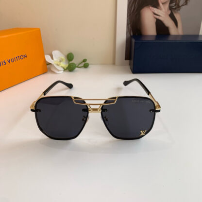 LOUIS VUITTON Fashion Sunglasses - Image 5