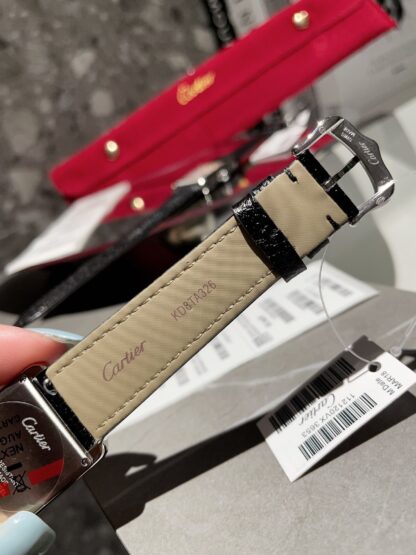Cartier low-key retro watch - Image 4