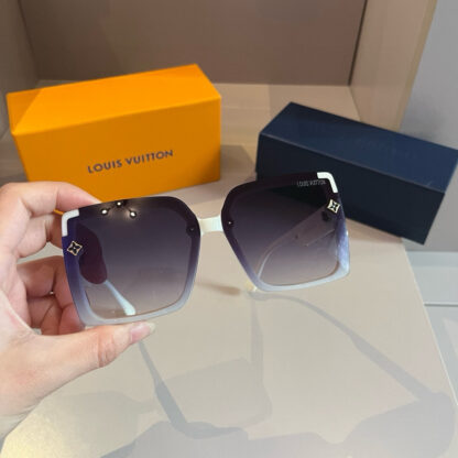 LOUIS VUITTON Fashion Sunglasses - Image 5