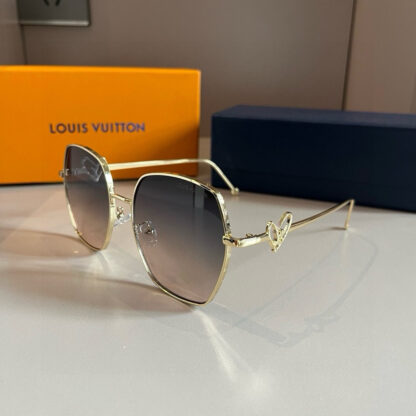 LOUIS VUITTON Fashion Sunglasses - Image 5