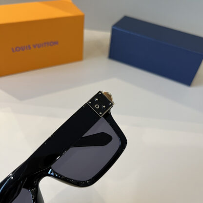 LOUIS VUITTON Fashion Sunglasses - Image 5