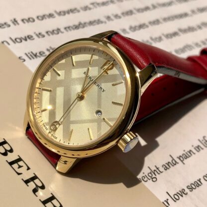 Burberry Classic Vintage Quartz Women's Watch - Image 4