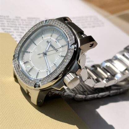 Burberry Quartz Women's Watch - Image 4