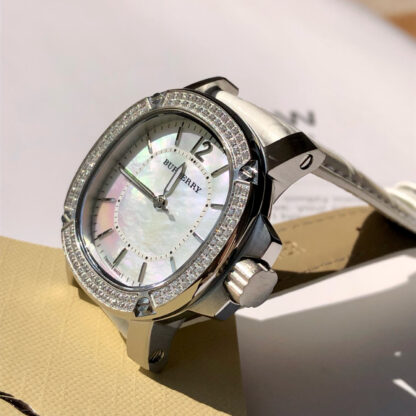 Burberry Quartz Women's Watch - Image 4