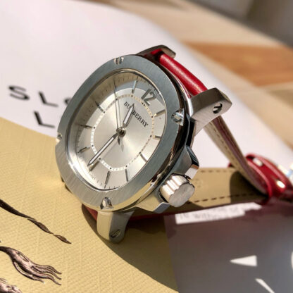 Burberry Quartz Women's Watch - Image 4