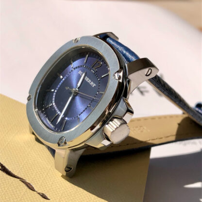 Burberry Quartz Women's Watch - Image 4