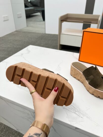 Hermès early spring new dark green pure handmade thick-soled platform slippers - Image 3