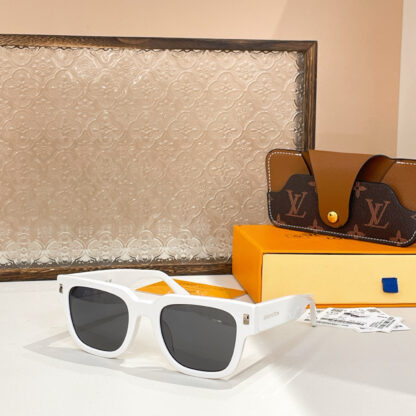 LOUIS VUITTON Fashion Sunglasses - Image 5