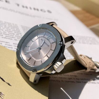 Burberry Quartz Women's Watch - Image 4