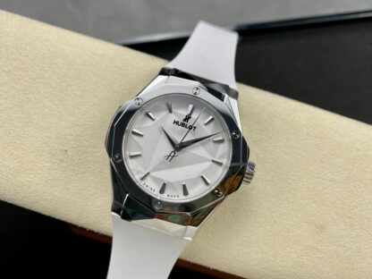 Hublot's second generation classic fusion watch - Image 4