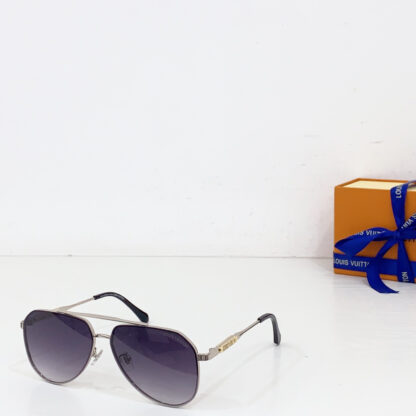 LOUIS VUITTON Fashion Sunglasses - Image 5