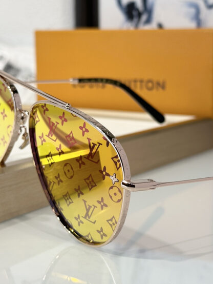 LOUIS VUITTON Fashion Sunglasses - Image 5