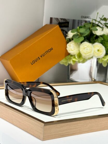 LOUIS VUITTON Fashion Sunglasses - Image 5