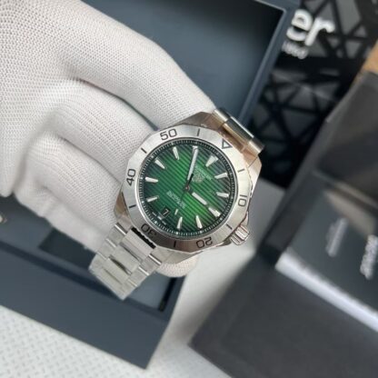 TAGHeuer Aquaracer Series Multi-Function Watch - Image 4