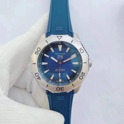 TAGHeuer Aquaracer Series Multi-Function Watch - Image 4