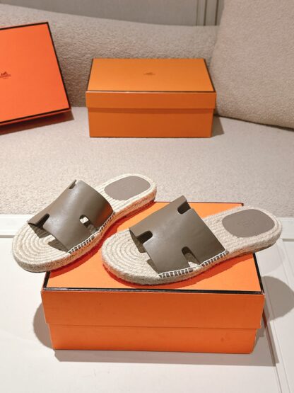 Hermes gray brown spring and summer comfortable and fashionable straw slippers - Image 4