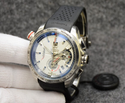 TAGHeuer Classic Men's Watch - Image 4