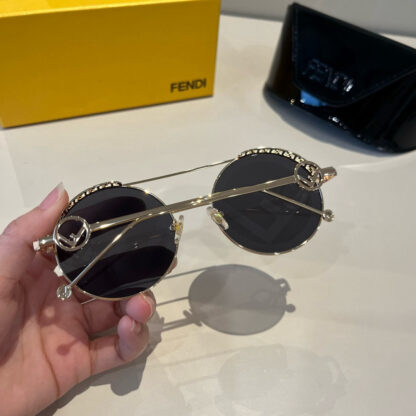 FENDI fashion trend sunglasses - Image 5