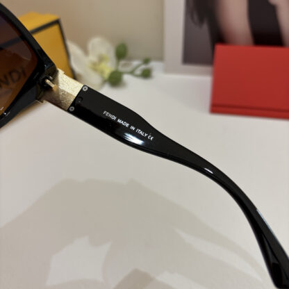 FENDI fashion trend sunglasses - Image 5