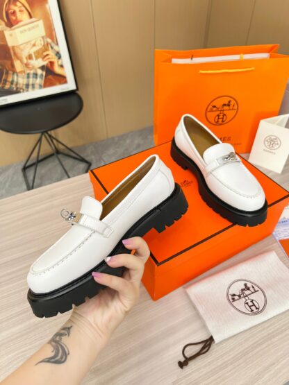 Hermès white comfortable trendy leather loafers - Image 4