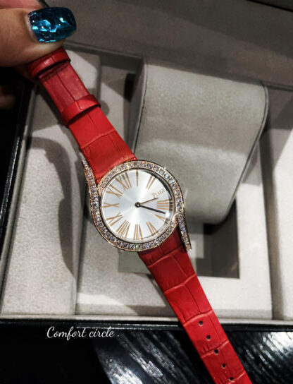 Piaget's unique watch with full charm and sparkle - Image 4