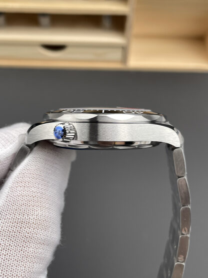 Omega Seamaster 300 White V4 Edition - Image 4