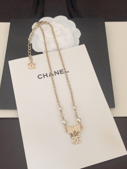 Chanel White Bow Necklace - Image 4