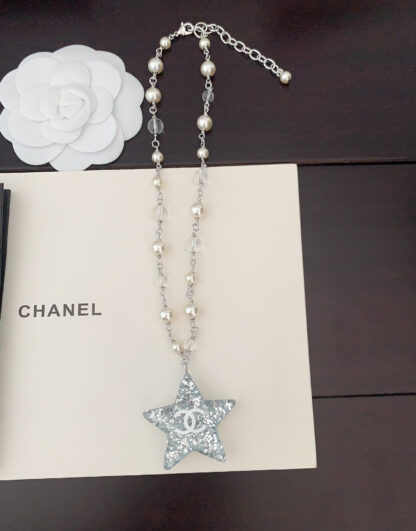 Chanel platinum resin five-pointed star necklace - Image 4