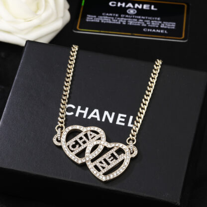 Chanel versatile trendy heart necklace - Image 4