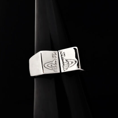 Vivienne Westwood Cracked Square Saturn Ring - Image 4