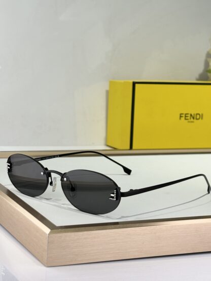 FENDI fashion trend sunglasses - Image 5