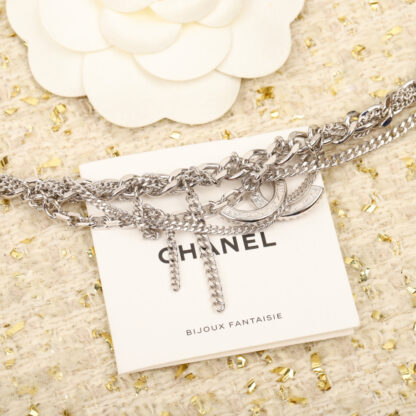 Chanel embossed irregular chain necklace - Image 4