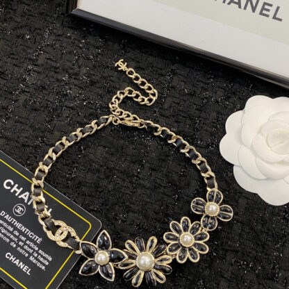 Chanel Vintage Daisy Flower Black Leather Necklace - Image 5