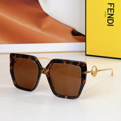 FENDI fashion trend sunglasses - Image 5