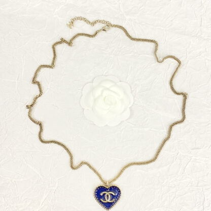 Chanel Vintage Fashion Heart Necklace - Image 4