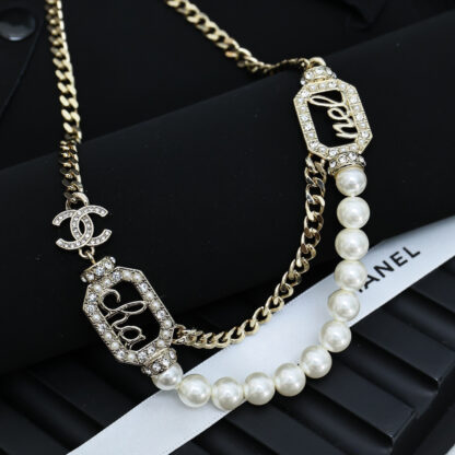 Chanel Vintage Small Square Pearl Necklace - Image 4
